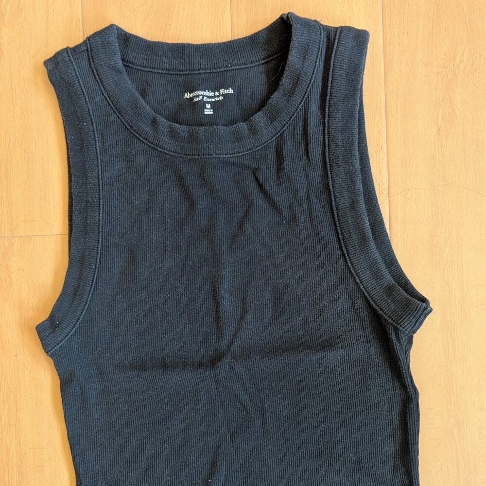 Cropped Crew Essential Tank (A&F Essentials, Size M, Black)